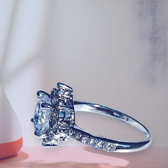 Women’s silver ring engagement anniversary wedding ring .925 nwt - Picture 8 of 10